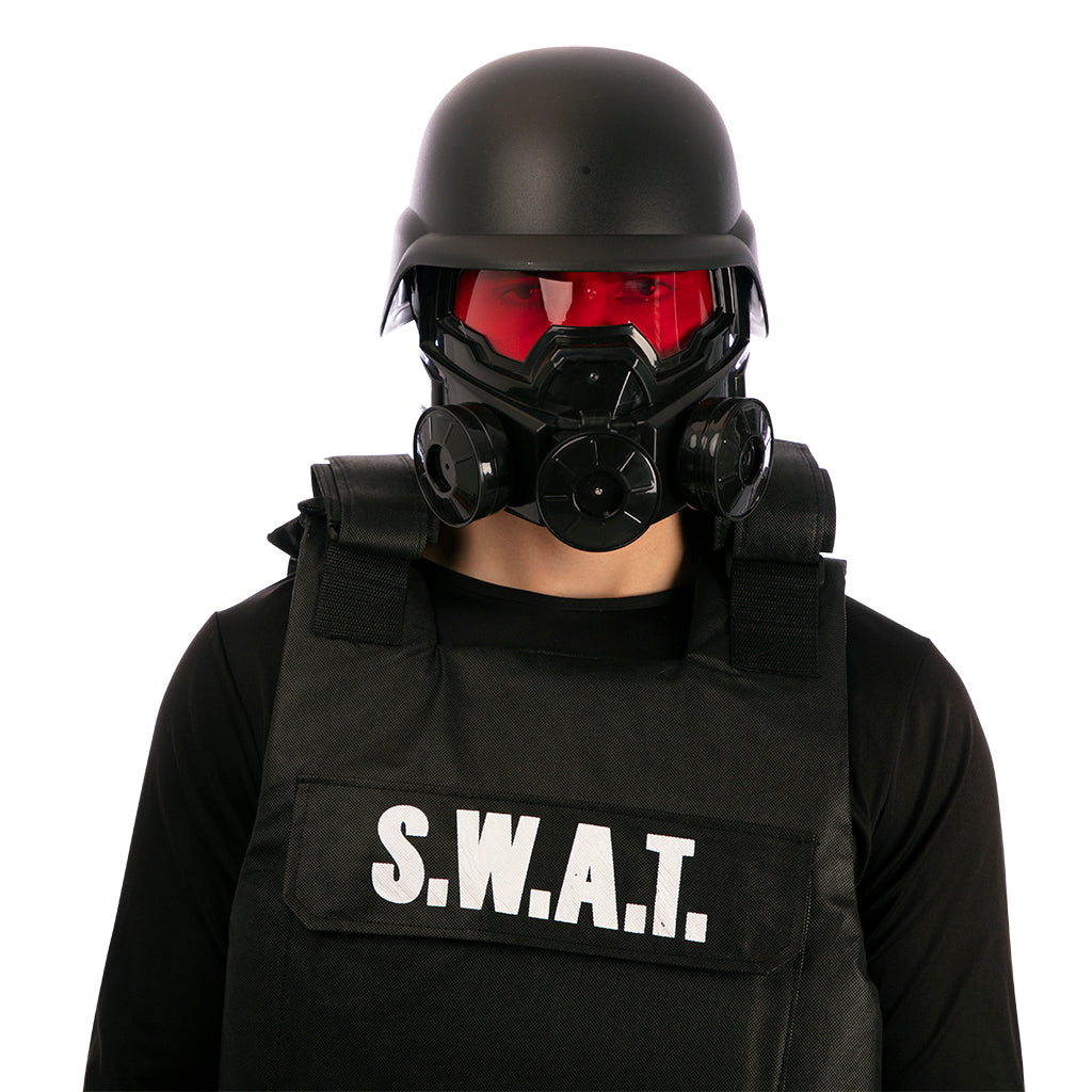 Casco Negro con Máscara de Gas